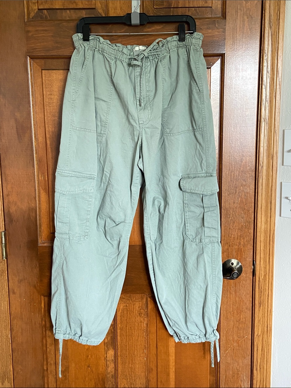 Abercrombie &Fitch mid rise cargo baggy olive green baggy pants Size Large